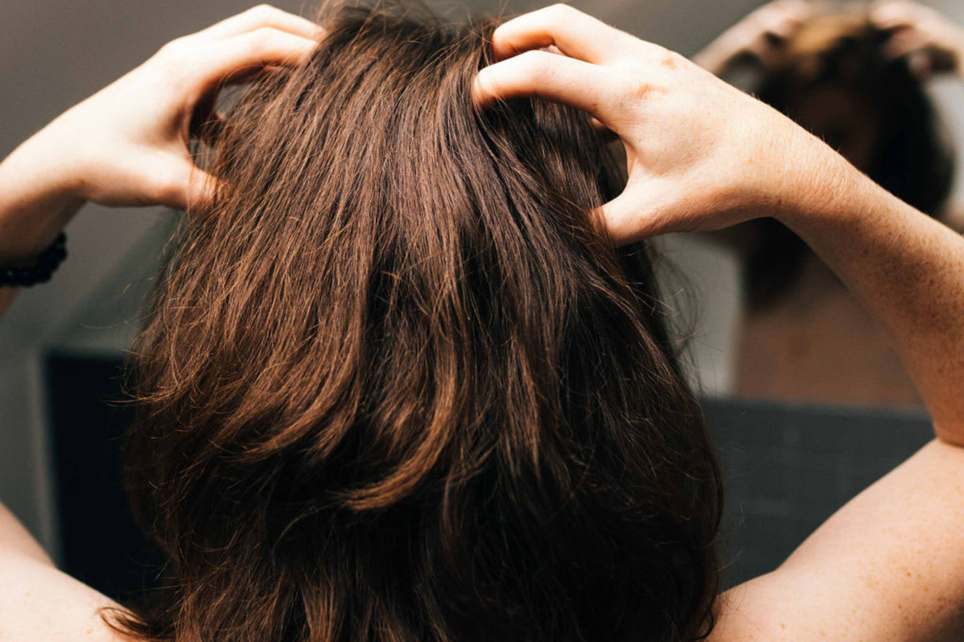 une solution naturelle pour des cheveux sains et éclatants 